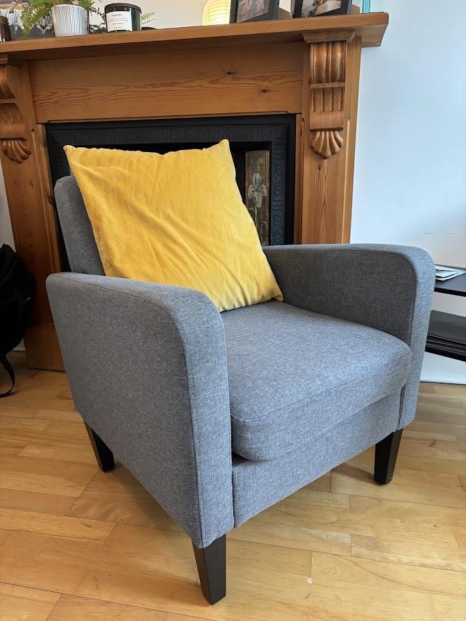 Item 7 armchair photo 1