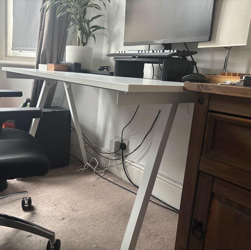 Item 13 desk photo 2